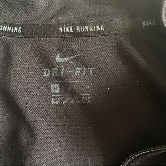 Black Nike Athletic Quarter Zip perfect for the gym or everyday wear - Picture 4 of 6